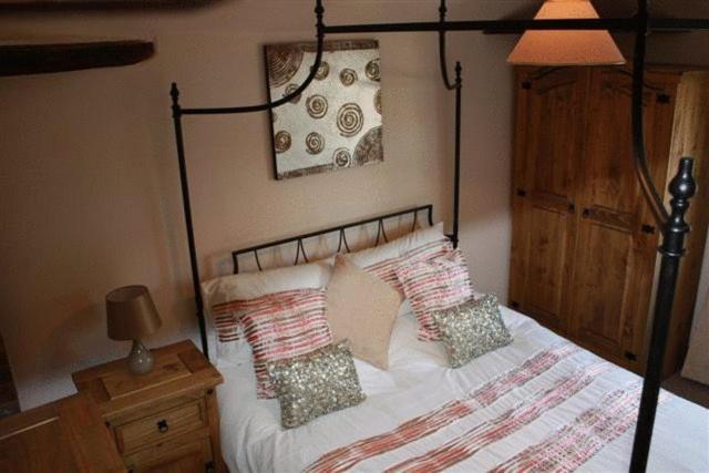 Robertsbridge Retreat At Cornhill Self Catering Apartments Rum bild