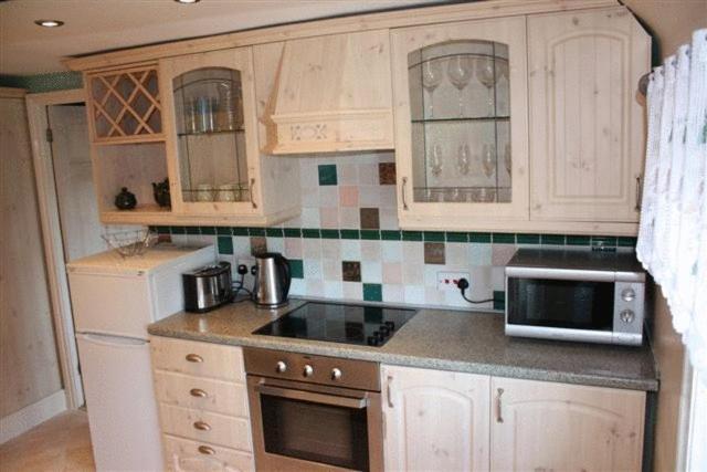 Robertsbridge Retreat At Cornhill Self Catering Apartments Rum bild